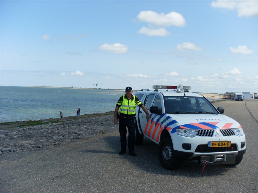 Bericht Niet te stoppen: Willem van de Velde (74) is al tientallen jaren vrijwilliger bij de politie  bekijken